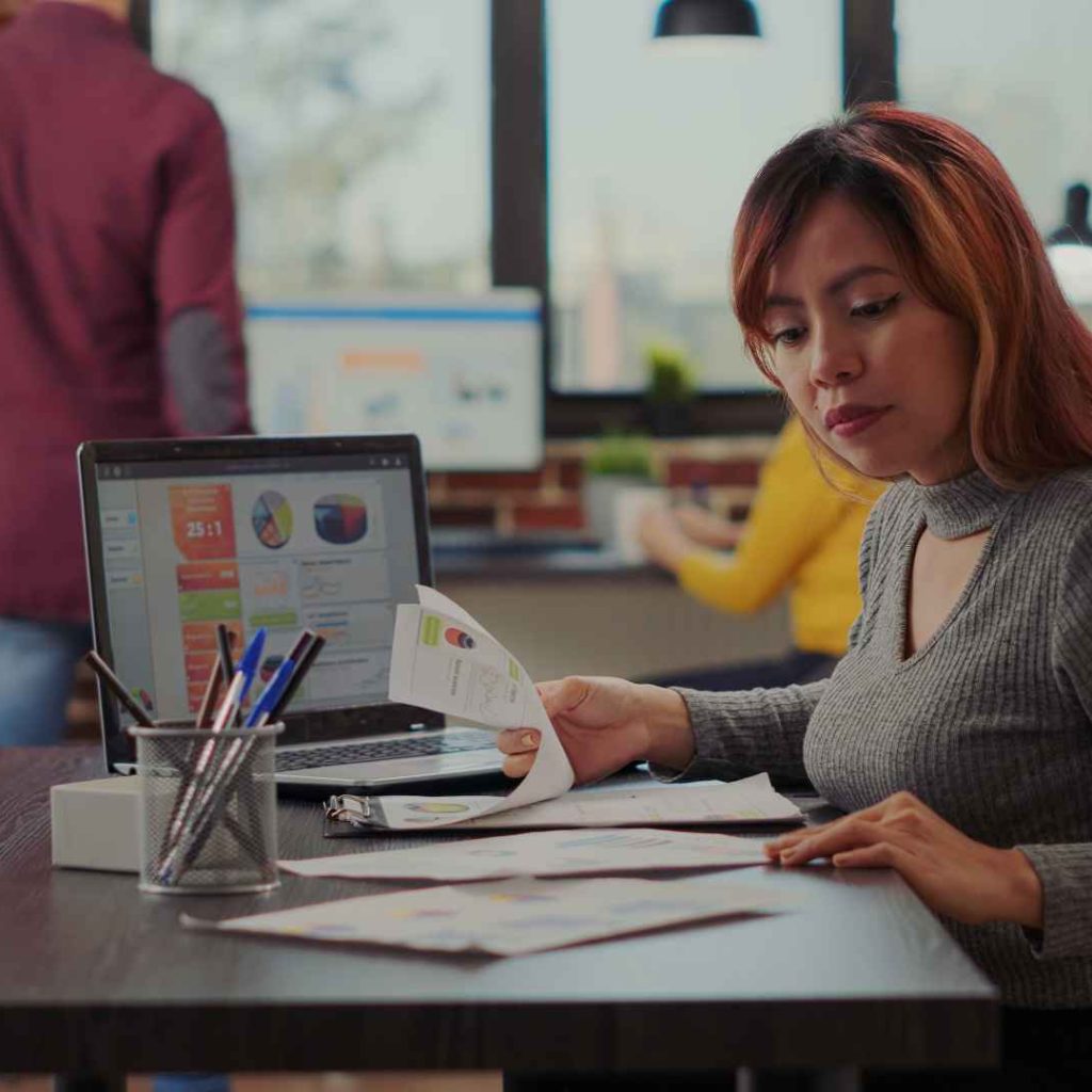 office-worker-using-documents-laptop-plan-leadership-presentation-startup-office-company-employee-working-sales-growth-financial-development-online-e-commerce (1)